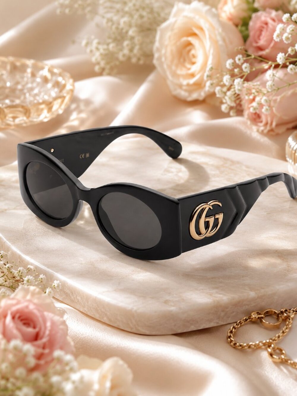 NWT Gucci GG0810S 001 Oval Quilted Thick Rim Sunglasses